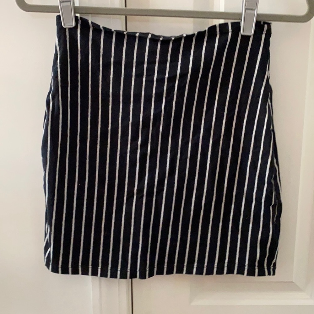 Motel Rocks black and white stripped skirt medium